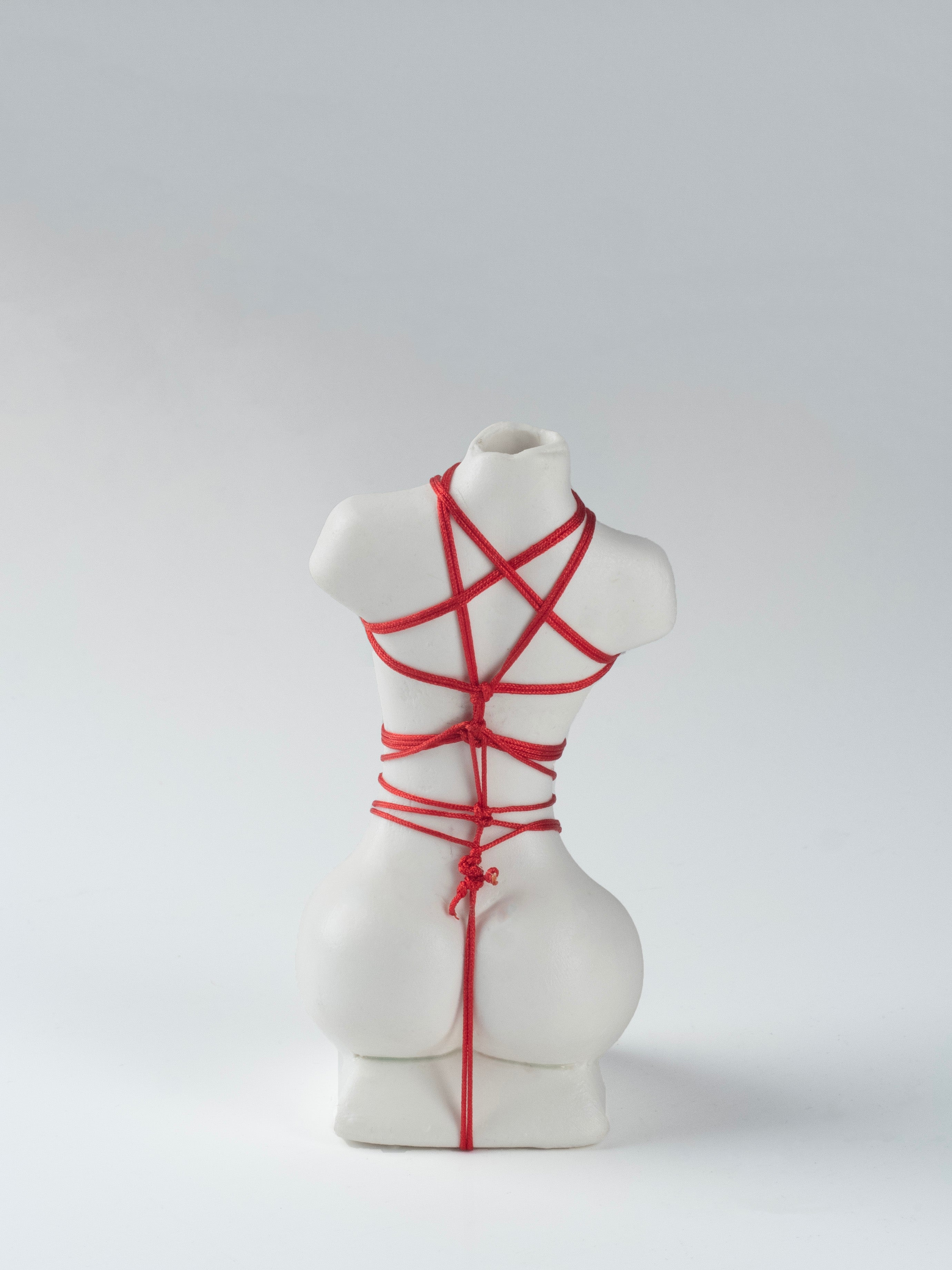 KNEELING VENUS VASE-2