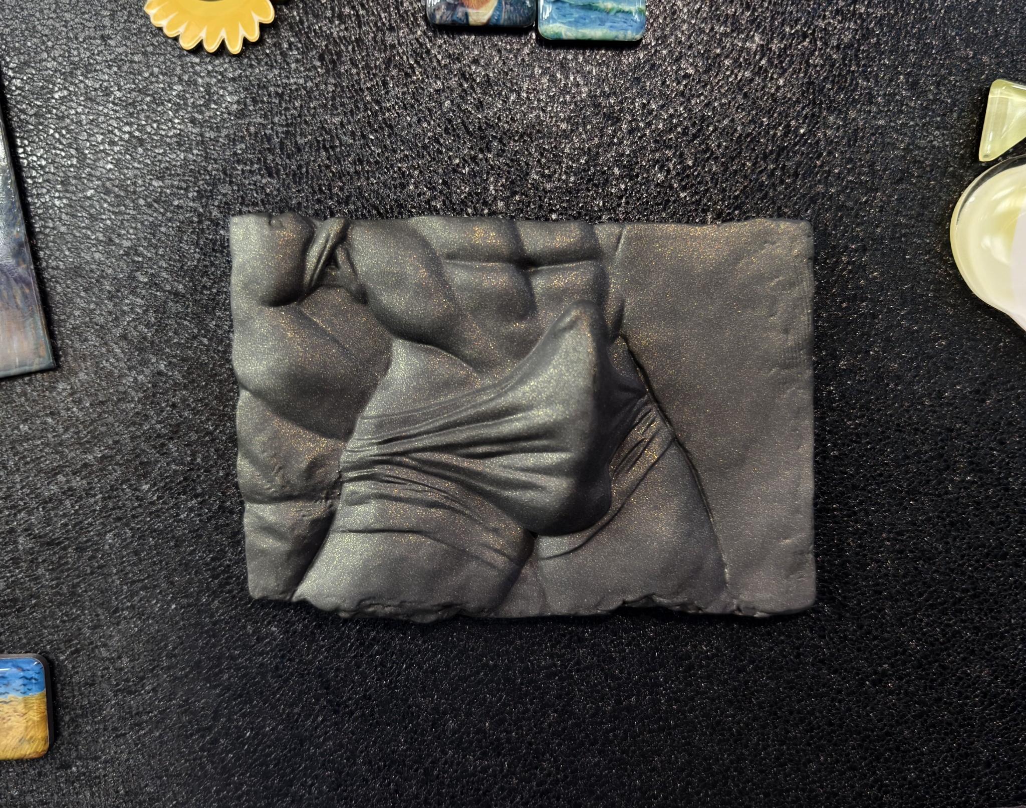 MID-BODY RELIEF MAGNET-2